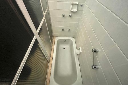 Casa à venda com 600m², 5 quartos e 4 vagas Casa à venda com 600m², 5 quartos e 4 vagasBanheiro da Suíte