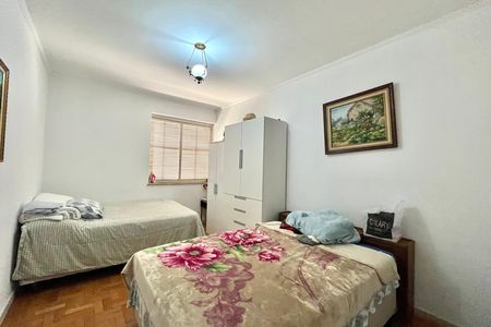 Casa à venda com 600m², 5 quartos e 4 vagas Casa à venda com 600m², 5 quartos e 4 vagasQuarto 3