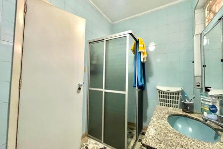 Casa à venda com 600m², 5 quartos e 4 vagas Casa à venda com 600m², 5 quartos e 4 vagasBanheiro Corredor