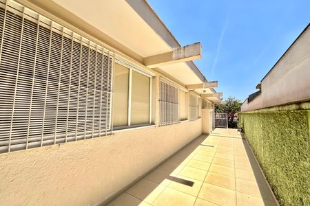 Casa à venda com 600m², 5 quartos e 4 vagas Casa à venda com 600m², 5 quartos e 4 vagasÁrea externa