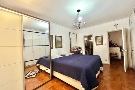Casa à venda com 600m², 5 quartos e 4 vagas Casa à venda com 600m², 5 quartos e 4 vagasSuite