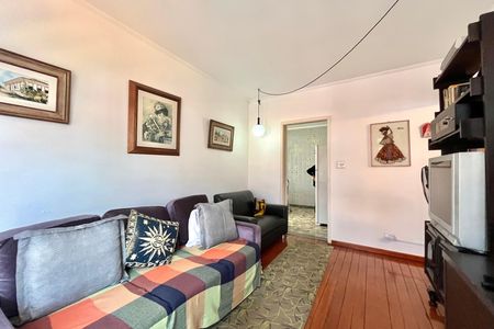 Casa à venda com 600m², 5 quartos e 4 vagas Casa à venda com 600m², 5 quartos e 4 vagasSala de TV