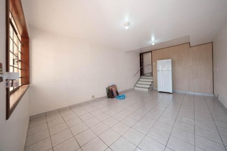 Casa à venda com 142m², 2 quartos e 1 vagaSala
