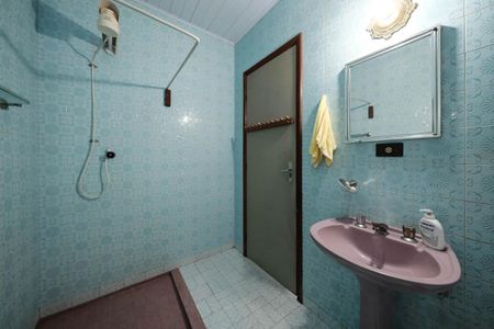 Casa à venda com 142m², 2 quartos e 1 vagaBanheiro 1