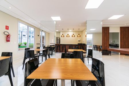 Apartamento para alugar com 57m², 2 quartos e 1 vaga Apartamento para alugar com 57m², 2 quartos e 1 vagaÁrea comum - Salão de festas