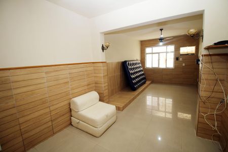 Quarto 2 de casa para alugar com 2 quartos, 300m² em Irajá, Rio de Janeiro
