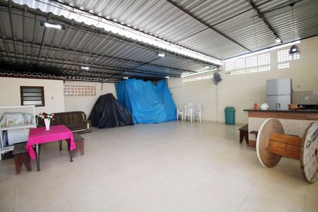 Casa à venda com 300m², 2 quartos e 4 vagasQuintal - Área gourmet
