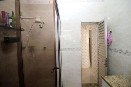 Casa à venda com 300m², 2 quartos e 4 vagasBanheiro