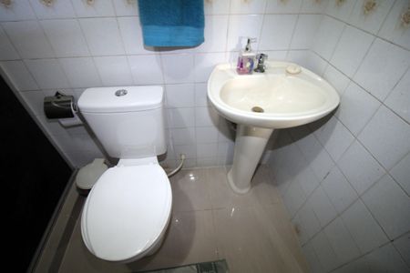 Casa à venda com 300m², 2 quartos e 4 vagasBanheiro de serviço