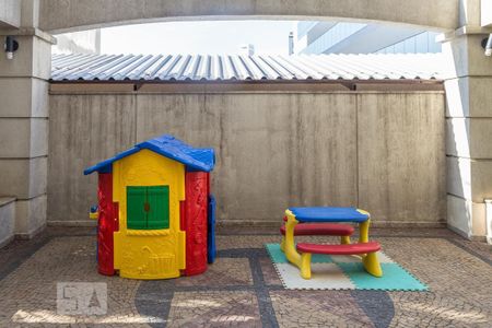 Apartamento para alugar com 44m², 1 quarto e 1 vaga Apartamento para alugar com 44m², 1 quarto e 1 vagaÁrea comum - Playground