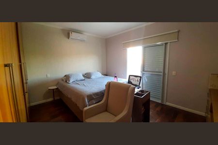 Casa à venda com 269m², 4 quartos e 4 vagasSuíte 1