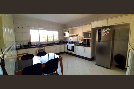 Casa à venda com 269m², 4 quartos e 4 vagasCozinha