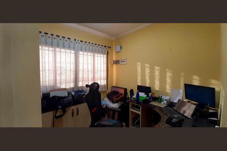 Casa à venda com 269m², 4 quartos e 4 vagasEscritório