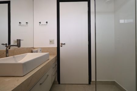 Apartamento para alugar com 138m², 4 quartos e 2 vagas Apartamento para alugar com 138m², 4 quartos e 2 vagasBanheiro da Suíte
