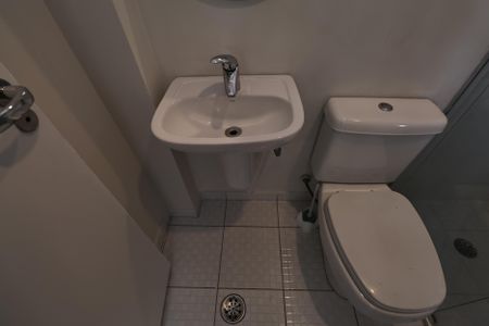 Apartamento para alugar com 138m², 4 quartos e 2 vagas Apartamento para alugar com 138m², 4 quartos e 2 vagasBanheiro de serviço