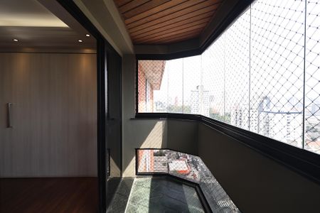 Apartamento para alugar com 138m², 4 quartos e 2 vagas Apartamento para alugar com 138m², 4 quartos e 2 vagasSacada