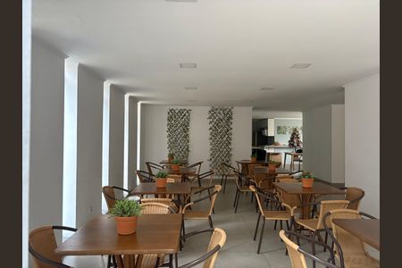 Apartamento para alugar com 138m², 4 quartos e 2 vagas Apartamento para alugar com 138m², 4 quartos e 2 vagasÁrea comum - Salão de festas