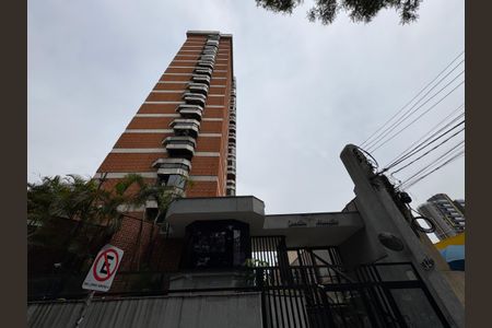 Apartamento para alugar com 138m², 4 quartos e 2 vagas Apartamento para alugar com 138m², 4 quartos e 2 vagasFachada