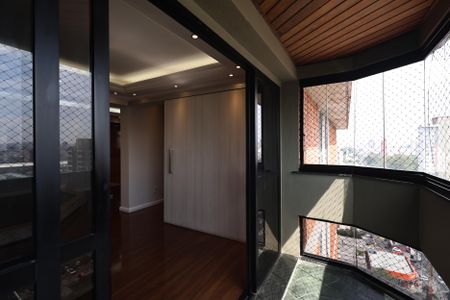 Apartamento para alugar com 138m², 4 quartos e 2 vagas Apartamento para alugar com 138m², 4 quartos e 2 vagasSacada