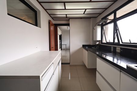 Apartamento para alugar com 138m², 4 quartos e 2 vagas Apartamento para alugar com 138m², 4 quartos e 2 vagasLavanderia