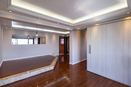 Apartamento para alugar com 138m², 4 quartos e 2 vagas Apartamento para alugar com 138m², 4 quartos e 2 vagasSala