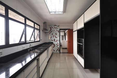 Apartamento para alugar com 138m², 4 quartos e 2 vagas Apartamento para alugar com 138m², 4 quartos e 2 vagasCozinha