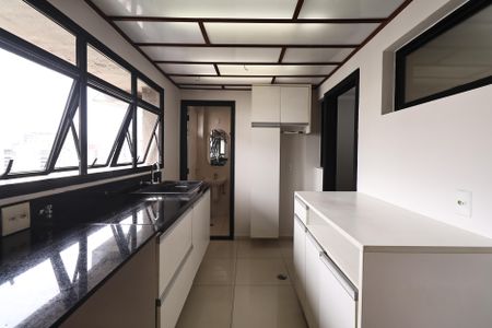 Apartamento para alugar com 138m², 4 quartos e 2 vagas Apartamento para alugar com 138m², 4 quartos e 2 vagasLavanderia