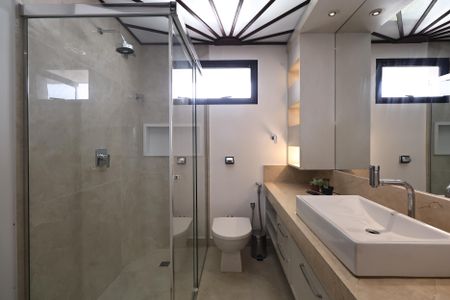 Apartamento para alugar com 138m², 4 quartos e 2 vagas Apartamento para alugar com 138m², 4 quartos e 2 vagasBanheiro da Suíte