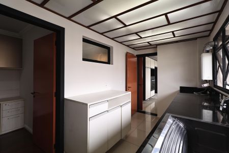 Apartamento para alugar com 138m², 4 quartos e 2 vagas Apartamento para alugar com 138m², 4 quartos e 2 vagasLavanderia