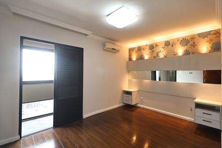 Apartamento para alugar com 138m², 4 quartos e 2 vagas Apartamento para alugar com 138m², 4 quartos e 2 vagasSuite