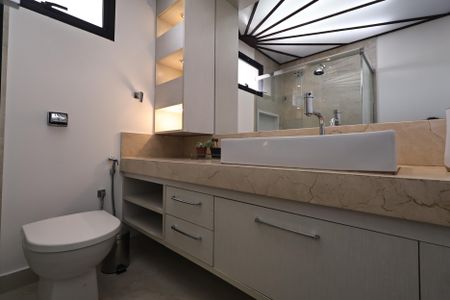 Apartamento para alugar com 138m², 4 quartos e 2 vagas Apartamento para alugar com 138m², 4 quartos e 2 vagasBanheiro da Suíte