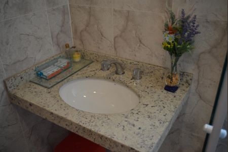 Apartamento à venda com 83m², 3 quartos e 2 vagasBanheiro Social