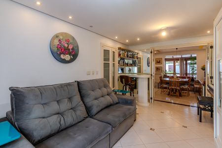 Casa de condomínio à venda com 130m², 3 quartos e 2 vagas Casa de condomínio à venda com 130m², 3 quartos e 2 vagasSala