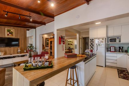 Casa de condomínio à venda com 130m², 3 quartos e 2 vagas Casa de condomínio à venda com 130m², 3 quartos e 2 vagasCozinha e Área de Serviço