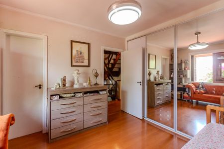 Casa de condomínio à venda com 130m², 3 quartos e 2 vagas Casa de condomínio à venda com 130m², 3 quartos e 2 vagasSuíte