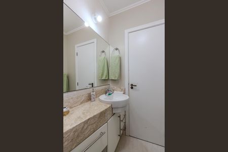 Casa de condomínio à venda com 130m², 3 quartos e 2 vagas Casa de condomínio à venda com 130m², 3 quartos e 2 vagasBanheiro da Suíte