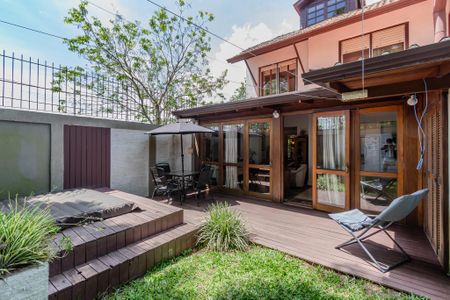 Casa de condomínio à venda com 130m², 3 quartos e 2 vagas Casa de condomínio à venda com 130m², 3 quartos e 2 vagasQuintal