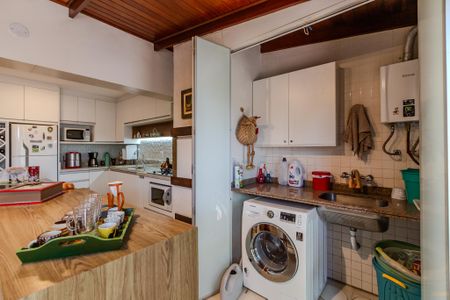 Casa de condomínio à venda com 130m², 3 quartos e 2 vagas Casa de condomínio à venda com 130m², 3 quartos e 2 vagasCozinha e Área de Serviço