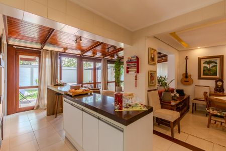 Casa de condomínio à venda com 130m², 3 quartos e 2 vagas Casa de condomínio à venda com 130m², 3 quartos e 2 vagasCozinha e Área de Serviço