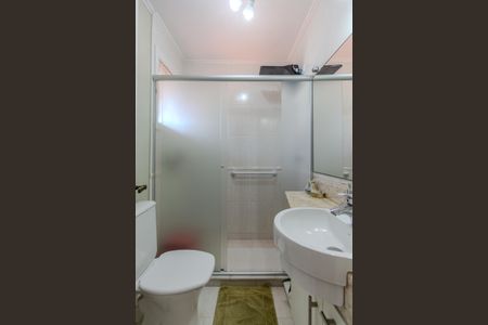 Casa de condomínio à venda com 130m², 3 quartos e 2 vagas Casa de condomínio à venda com 130m², 3 quartos e 2 vagasBanheiro da Suíte