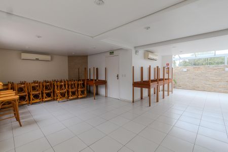 Casa de condomínio à venda com 130m², 3 quartos e 2 vagas Casa de condomínio à venda com 130m², 3 quartos e 2 vagasÁrea comum - Salão de festas