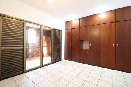 Casa para alugar com 330m², 4 quartos e 4 vagasQuarto 1 - Suíte