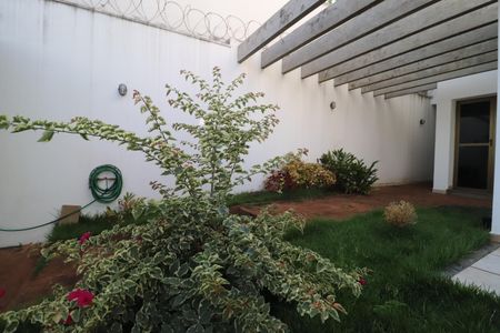 Casa para alugar com 330m², 4 quartos e 4 vagasJardim