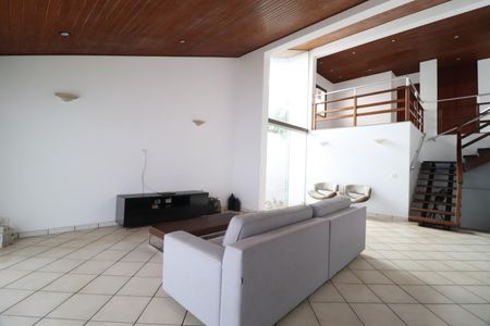 Casa para alugar com 330m², 4 quartos e 4 vagasSala