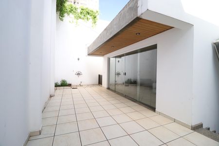 Casa para alugar com 330m², 4 quartos e 4 vagasVaranda