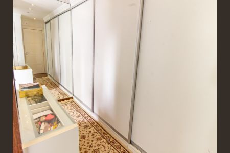Apartamento para alugar com 161m², 3 quartos e 4 vagasSuíte 1 - Closet