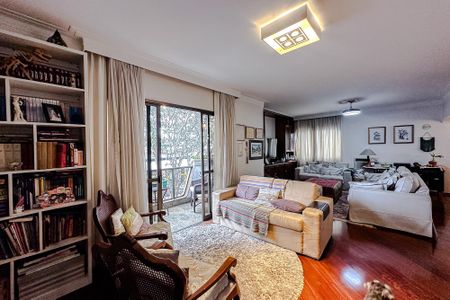 Apartamento à venda com 210m², 4 quartos e 3 vagas Apartamento à venda com 210m², 4 quartos e 3 vagasSala