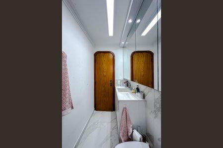 Apartamento à venda com 210m², 4 quartos e 3 vagas Apartamento à venda com 210m², 4 quartos e 3 vagasBanheiro da Suíte 2