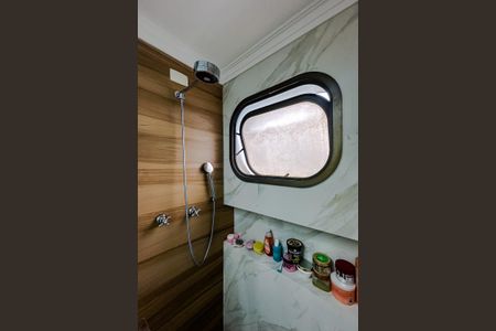 Apartamento à venda com 210m², 4 quartos e 3 vagas Apartamento à venda com 210m², 4 quartos e 3 vagasBanheiro da Suíte 2