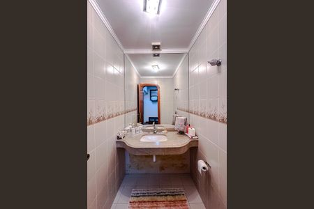 Apartamento à venda com 210m², 4 quartos e 3 vagas Apartamento à venda com 210m², 4 quartos e 3 vagasLavabo